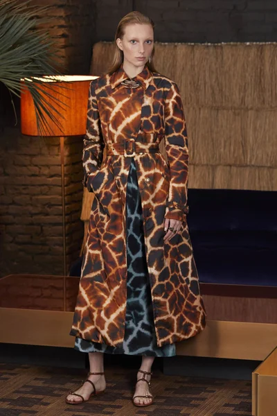 Look 13